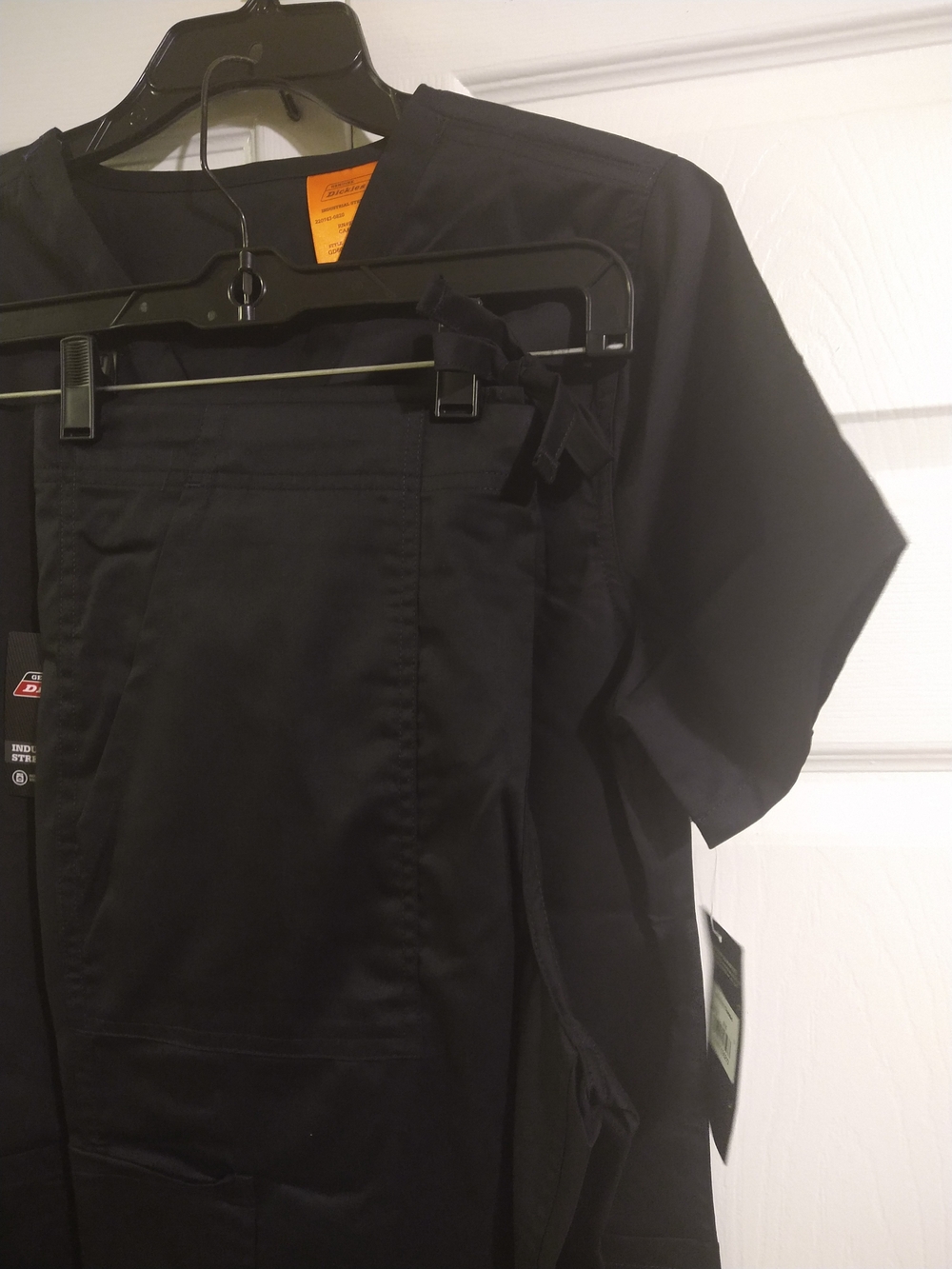 Dickies Women's Black Short-Sleeve V-Neck Scrub Set - Picture 4 of 5